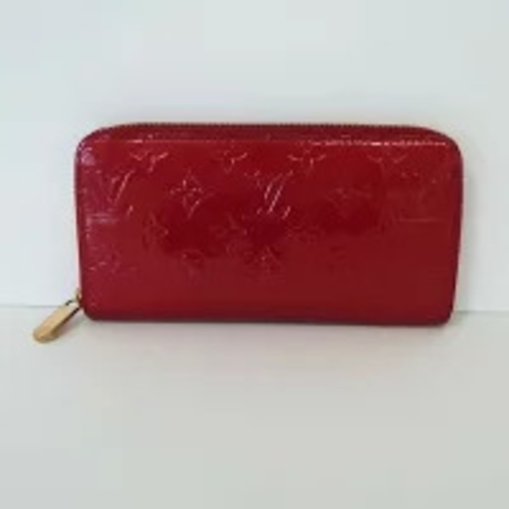 Louis Vuitton Zippy Wallet round zipper
